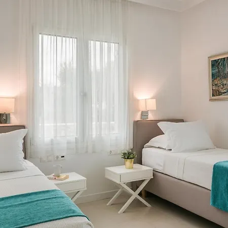 Feinikas Villa Metaxáta